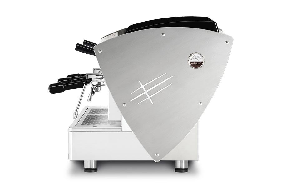 Maquina de café Orchestrale Etnica display TT vista lateral 3 grupos E61 automática