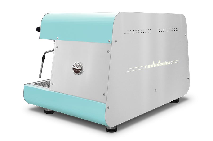 Maquina de café Orchestrale Radiofonica vista trasera de 3/4 2 grupos E61 automática con logo retroiluminado por LED